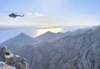 DRAMATIČAN PODVIG: Helikopterom i fiksnim užetom spašavali unesrećenu osobu s najviše stijene Velebita!