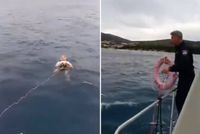 VIDEO Ovo su prizori koji su zaprepastili policiju - Spasili izmorenog Nijemca milju i pol od obale pa poslali oštru poruku javnosti!