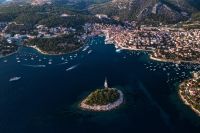 IZNAJMI OTOČIĆ ZA PRIVATNI EVENT Vraćaju li se bučni derneci pod prozore Hvarana?