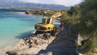 MASAKR NAD NOVIGRADSKIM BISEROM? Građani očajni: "Prirodnu plažu uništili bagerima i EU novcem", Načelnik: "To su stare fotke i laži!" Građani: "Evo snimki i od jučer!"
