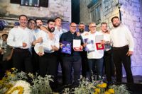 TRIJUMF SLAVNIH AUTORA Blaženko Juračić s Bošketom i Dušan Šarac s klapom Intrade utisnuli pobjednički pečat velikoj omiškoj večeri