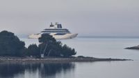 LOŠINJ Sidri li se megajahta ravno na kolonijama posidonije?! Otočani: "Danas ovdje, sutra ostatak Jadrana, a iz TZ ekocid hvale kao turistički uspjeh!"