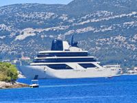PLOVEĆA PALAČA OD 400 MILIJUNA EURA Ultra-luksuzna megajahta Four Seasons I uplovila u Korčulu
