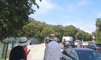 POBUNA U BALAMA Građani ustali protiv rampi kampa  i blokade pristupa moru: "Zaštitari držali ruke na suzavcu"