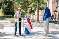 Sutivan dobio spomenik posvećen bračkom iseljeništvu i dr. Antoniju Rendiću Ivanoviću