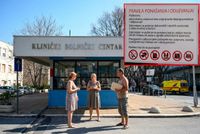 Rigidna pravila odijevanja u KBC-u Split pod lupom pravobraniteljice: Pacijente vraćaju sa šaltera zbog ljetne odjeće