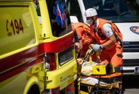 TRAGEDIJA U KAŠTELIMA U sudaru automobila i motocikla poginula jedna osoba, druga prevezena u bolnicu