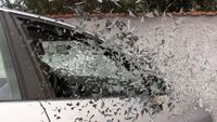 Kod Zadra presreli Nizozemca na cesti pa mu oštetili automobil