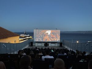 Ima li Brač najljepša ljetna kina na Jadranu? Pogledajte predivne lokacije na kojima se uživa u filmovima!