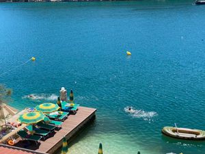 Plaža na jugu Hrvatske onečišćena fekalijama, ne preporučuje se kupanje