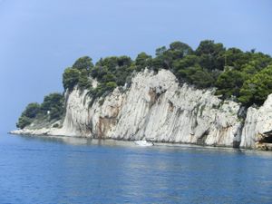 FOTO Spašavali par koji je zapeo na divljoj plaži