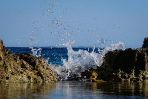 More na plaži Ispod zidina na Korčuli onečišćeno fekalijama