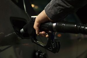 Gorivo blago pojeftinilo, ribarima i poljoprivrednicima i dalje preskupo