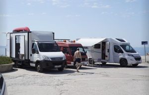 Kamperi po splitskim plažama blokiraju pristup nemoćnima: "Koštaju 200 tisuća eura, a nemaju 50 eura za kamp!"