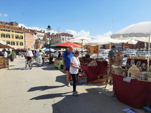 PROSLAVA DANA GRADA Umjesto 'svaštarija', rovinjsku rivu zauzeli domaći proizvođači