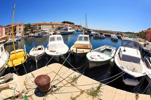 Ministarstvo mora objavilo popis plovila koja brišu s popisa jer vlasnici nisu podmirili naknade