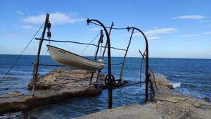 U Umagu se predstavlja knjiga o tradicijskom umjeću spremanja plovila pomoću drvenih dizalica