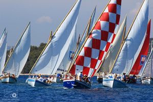 MURTER Velikom regatom završavaju 25. Dani latinskog idra