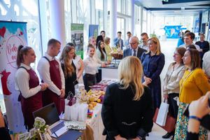 DANI HRVATSKOG TURIZMA Uručeno 20 nagrada turističkim djelatnicima, destinacijama, marinama i kampovima