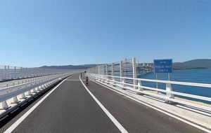 Vozače iznenadili radovi na nedavno otvorenom Pelješkom mostu!