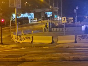 FOTO Split kamenim blokovima zatvorio pješačku zonu, nema više parkiranja