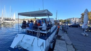 Vođene ture brodicom u sklopu projekta "STEM udruga za popularni STEM" za srednjoškolce s područja Istarske županije