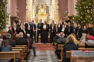 "USUSRET BOŽIĆU" Festival dalmatinskih klapa Omiš priređuje ciklus klapskih koncerta