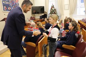 Mlade dubrovačke vaterpolistkinje na prijemu kod gradonačelnika povodom osvajanja prvenstva Hrvatske