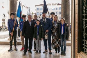 U Pulu iz Zagreba stiglo Betlehemsko svjetlo
