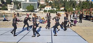 "Šarena zima u Uvali" Dubrovačkog zimskog festivala završila programom "Valja nam i za pas zađest'"