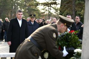 FOTO Predsjednik Milanović na obilježavanju akcije HV-a Peruča: Ovdje je spašeno puno života