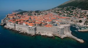 Vozio Dubrovnikom naoružan bejzbol palicom i bez dozvole.. Kod sebe imao marihuanu, ali testiranje nije dozvolio
