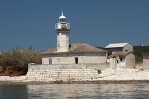 FOTO Plovput obnavlja svjetionik na otoku Unije