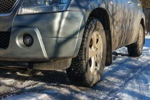 Policija podsjeća: Neposjedovanje opreme i neočišćeno vozilo kažnjava se sa 130 eura
