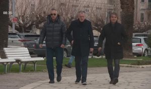 Tri humanitarca iz Makarske izgradila novu kuću obitelji s Banovine - Zaista zasluženo priznanje "Ponos Hrvatske"!