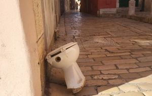 WC-školjka, nova atrakcija na ulicama 'istarskog bisera'