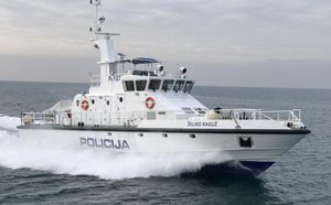 Dubrovačka policija se ispričala: "Da, talijanska ribarica nije bježala u međunarodne vode, već prema gospodarskom pojasu"