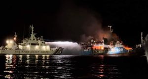 Zapalio se trajekt s 250 putnika, poginulo najmanje 28 osoba