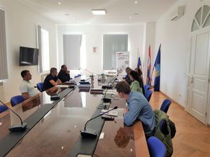 Gradonačelnik Benkovca nabavio stol od 20.000 eura: Ne vidim problem