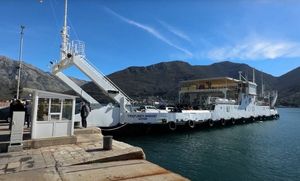 Crnogorci pokrenuli istragu zbog kupnje trajekta "Prizna"