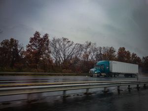 Između Senja i Svete Marije Magdalene zabrana prometa za autobuse na kat, vozila s kamp prikolicama i motocikle