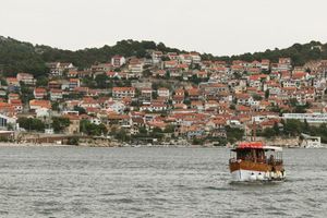 Grad Šibenik traži brodara za prijevoz putnika na relaciji Šibenik - Jadrija