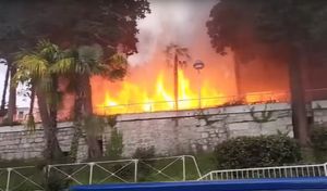 Policija o požaru starog hotela u Lovranu: "Očevid će biti proveden kada se za to steknu uvjeti"
