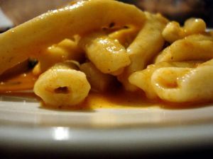 Održano prvo strukovno natjecanje srednjoškolaca u spravljanju šurlica s gulašom