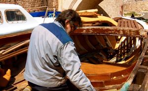Dubrovački entuzijast ručno obnavlja barku izgrađenu 1927. godine
