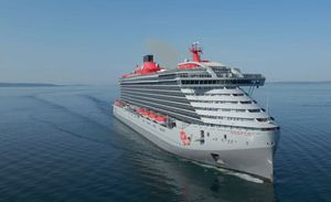 U dubrovačku luku Gruž uplovio golemi kruzer na 17 paluba