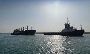 Još jedno nasukavanje u Sueskom kanalu - Cijelo jutro trajalo izvlačenje kineskog broda