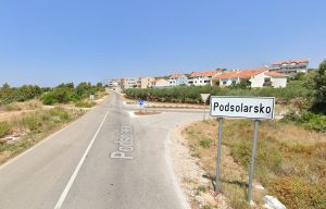 U prevrtanju teretnog vozila kod Šibenika ozlijeđeno troje Filipinaca