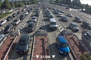 Jedan je od udarnih turističkih vikenda - Prema moru kolone i povremeni zastoji