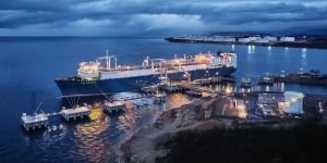 Jubilarni pretovar s FSRU broda u kamione za prijevoz LNG-a